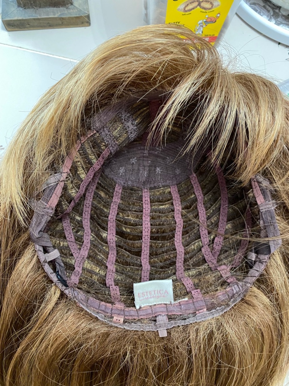 Womens shoulder length wig - Picture 5 of 5
